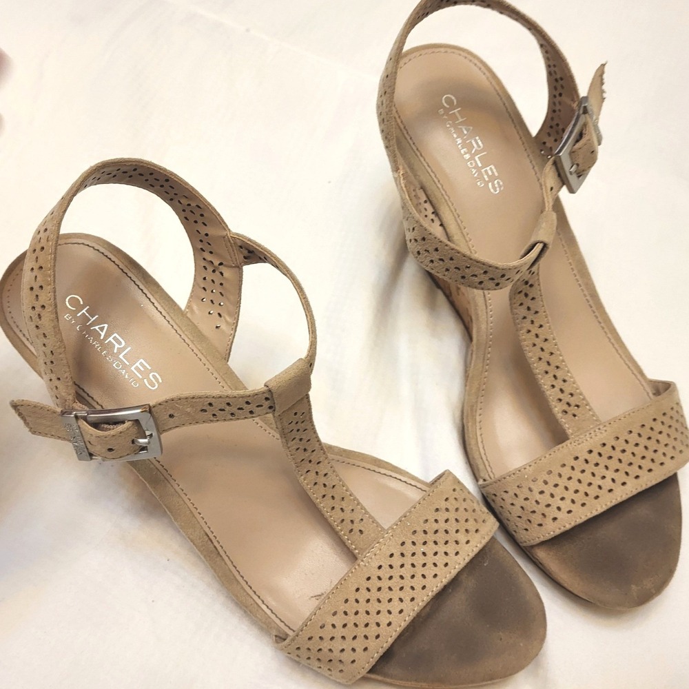 Charles by Charles David Beige Tan Cork Wedge Laser Cut Strappy Sandals 9M - Picture 5 of 10